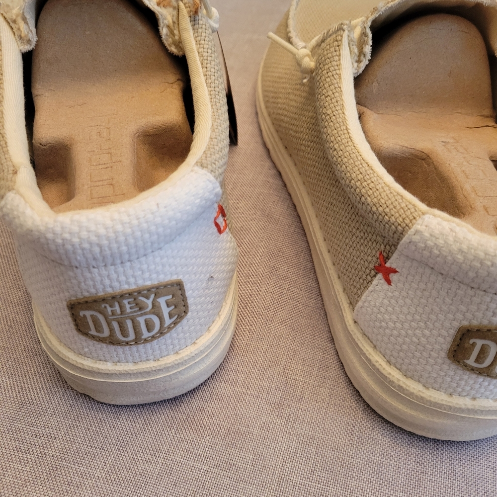 Mens Hey Dudes size 10 khaki